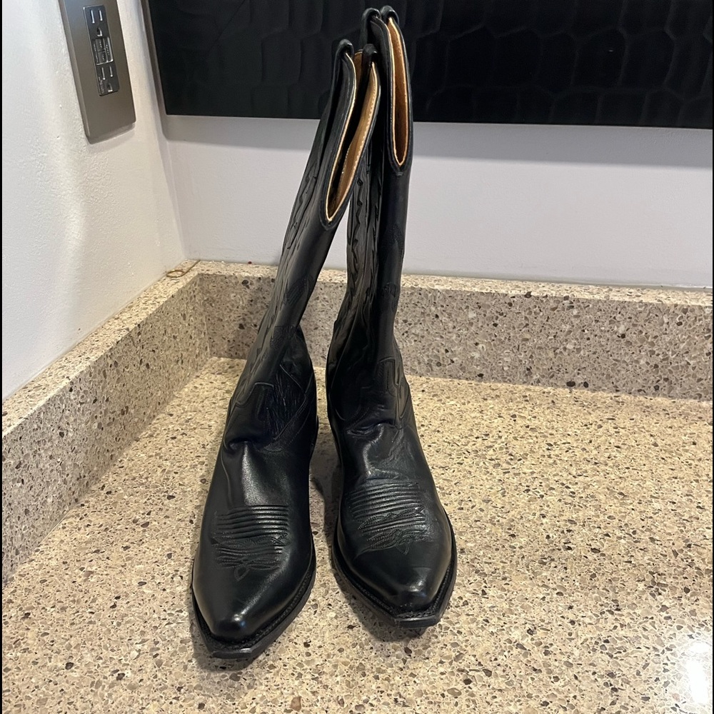 New never worn cowboy boots